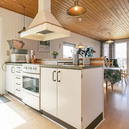 8 Person Holiday In Harbo Re Harboør