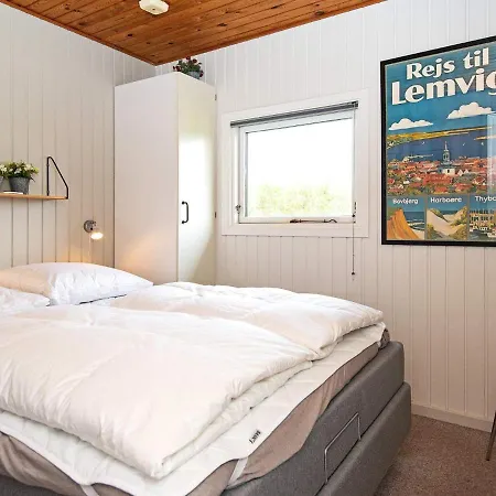 8 Person Holiday In Harbo Re Harboør