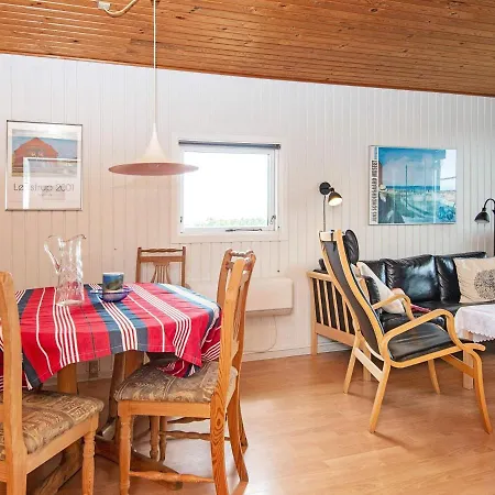 8 Person Holiday In Harbo Re Vakantiehuis Harboør